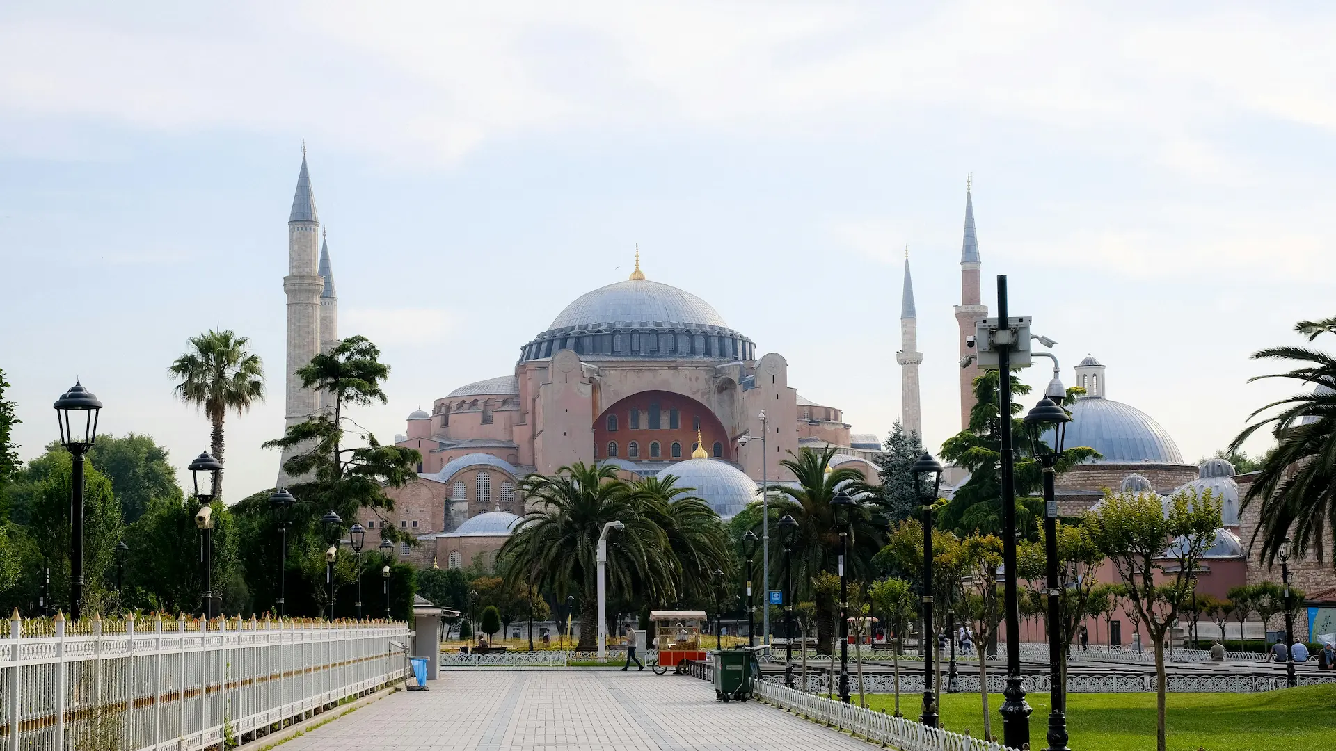 Luxury Shopping in Istanbul: From Ottoman Bazaars to Modern Designer Malls